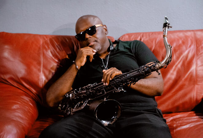 Shaddow and Dayna on Red